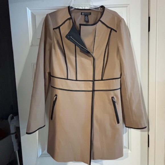 INC International Concepts Women  Tan /Blk Zipper jacket- SZ Medium- VERY NICE - Picture 1 of 4